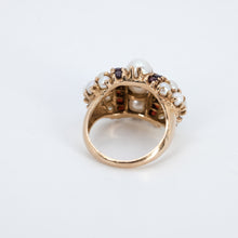 Load image into Gallery viewer, Gold and pearl ring

