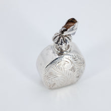 Load image into Gallery viewer, Silver perfume pendant
